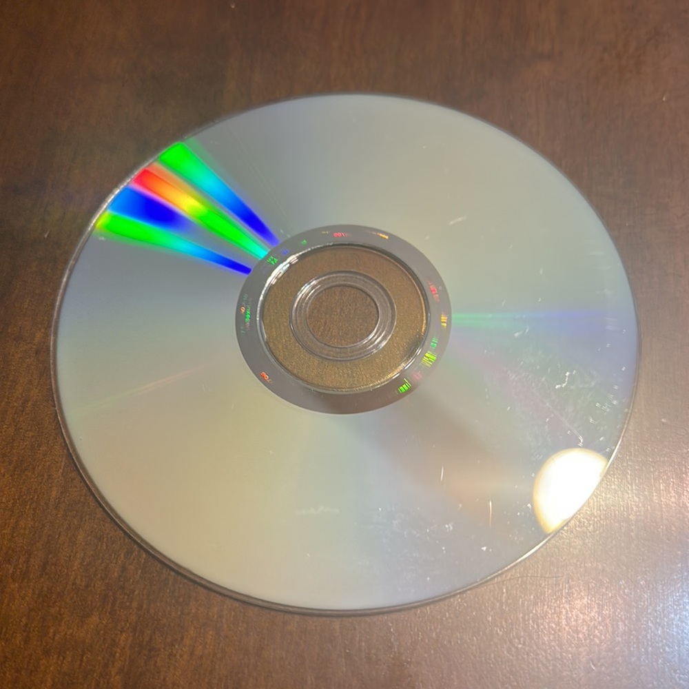 DVD: The 40 Year Old Virgin - Picture 2 of 2